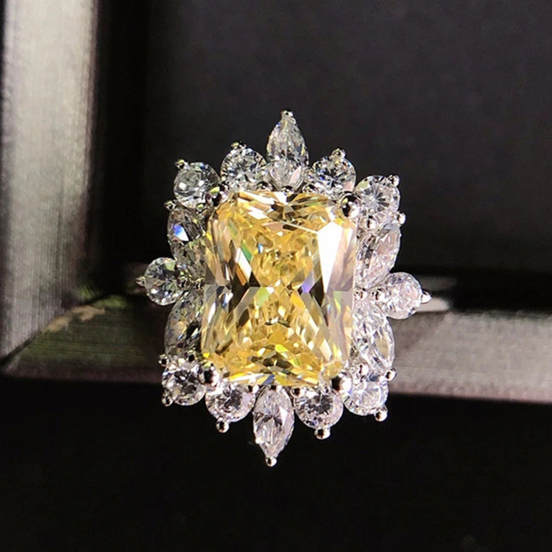 Women's Vintage Yellow Diamond In Zircon Ring