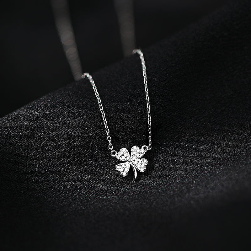 Women's Silver Luxurious Four-Leaf Clover Necklace